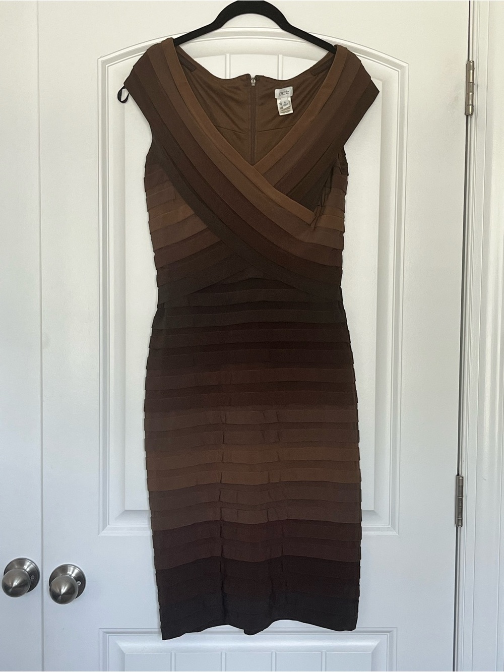 Caché‎ Form Fitting Brown Ombre Bandage Sheath Dress Size Small